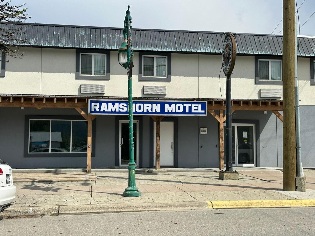 Ramshorn Motel Lumby Exterior photo